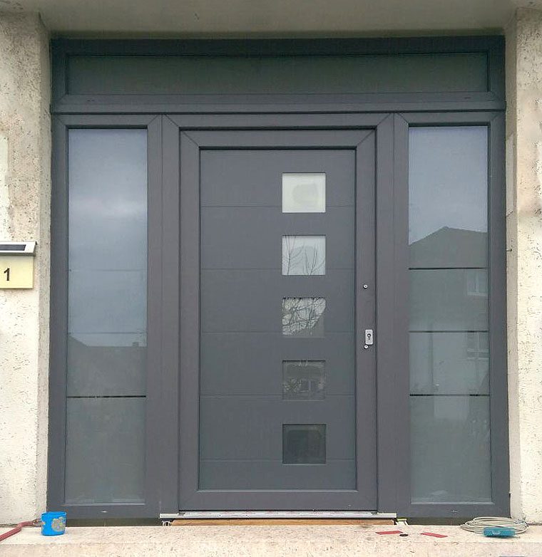 Drzwi wejściowe PVC IDEAL 4000 – realizacja BLAU
